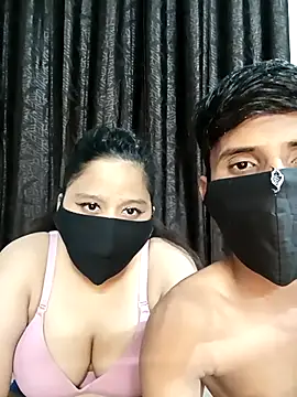 Snapshot of Beautiful_couple_70 chatting on September 2025 03:45:01 PM Beautiful couple 70 online show from September 2025 03:45:01 PM