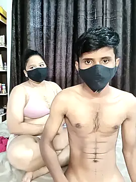 Snapshot of Beautiful_couple_70 chatting on October 2025 12:06:02 PM Beautiful couple 70 online show from October 2025 12:06:02 PM