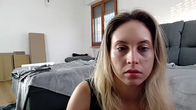 Snapshot of L_Sofia chatting on October 2025 03:24:01 PM L Sofia online show from October 2025 03:24:01 PM