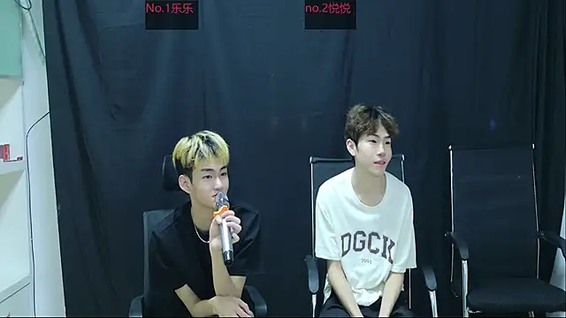 Excited-boys online show from October 2025 11:17:01 AM