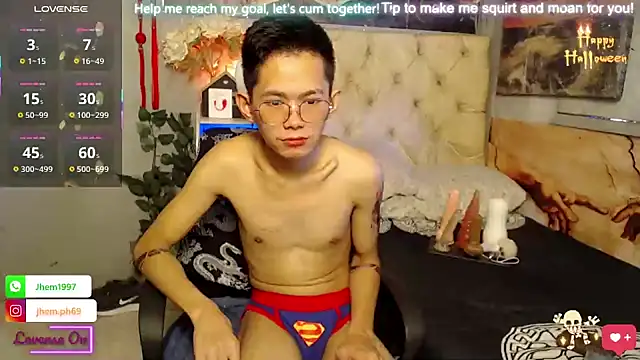 Snapshot of Skinny_CumLoader69 chatting on November 2025 11:18:01 PM Skinny CumLoader69 online show from November 2025 11:18:01 PM