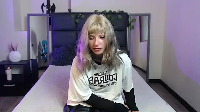 Snapshot of Amnesia_ chatting on November 2025 01:10:02 PM Amnesia online show from November 2025 01:10:02 PM