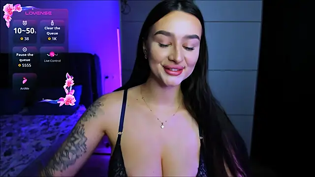 Snapshot of Veronica_Larsson chatting on November 2025 08:19:02 PM Veronica Larsson online show from November 2025 08:19:02 PM