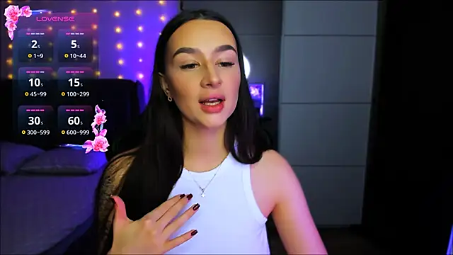 Snapshot of Veronica_Larsson chatting on November 2025 09:27:01 PM Veronica Larsson online show from November 2025 09:27:01 PM