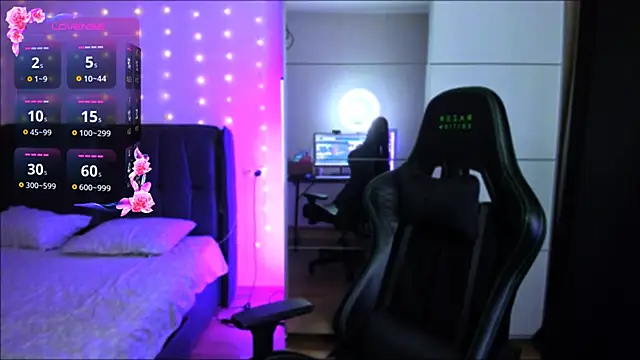 Snapshot of Veronica_Larsson chatting on November 2025 07:17:01 PM Veronica Larsson online show from November 2025 07:17:01 PM