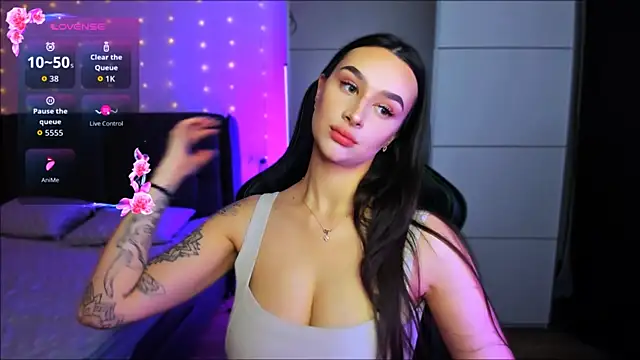 Snapshot of Veronica_Larsson chatting on November 2025 11:42:02 PM Veronica Larsson online show from November 2025 11:42:02 PM