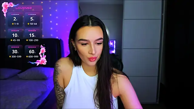 Snapshot of Veronica_Larsson chatting on December 2025 09:02:01 PM Veronica Larsson online show from December 2025 09:02:01 PM