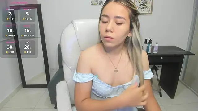 Snapshot of Aiilyn_Ds chatting on October 2025 09:40:01 AM Aiilyn Ds online show from October 2025 09:40:01 AM