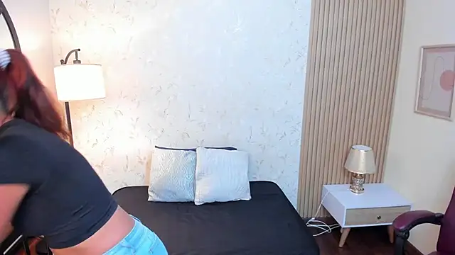 aliceandsia online show from January 2026 07:18:01 PM