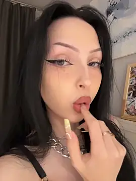 Lina Thornton  online show from April 2026 04:45:01 PM