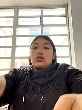 SharaRous online show from October 2025 11:42:01 AM