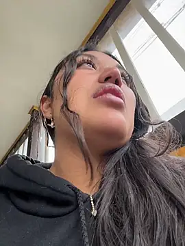 SharaRous online show from March 2026 12:11:01 PM