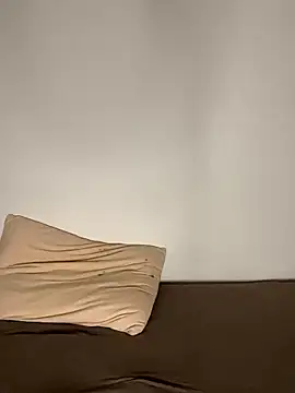 Snapshot of erokami36 chatting on November 2025 02:18:02 PM erokami36 online show from November 2025 02:18:02 PM