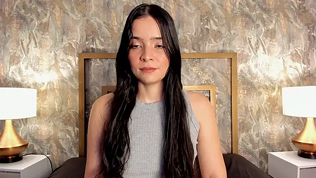 Snapshot of DannaBelucci chatting on December 2025 02:00:02 PM DannaBelucci online show from December 2025 02:00:02 PM