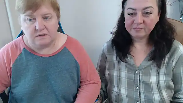 Snapshot of Bertie_Adeline chatting on October 2025 07:49:02 AM Bertie Adeline online show from October 2025 07:49:02 AM