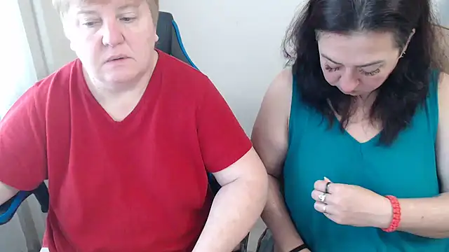 Snapshot of Bertie_Adeline chatting on October 2025 07:58:01 AM Bertie Adeline online show from October 2025 07:58:01 AM