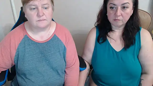 Snapshot of Bertie_Adeline chatting on October 2025 08:04:02 PM Bertie Adeline online show from October 2025 08:04:02 PM