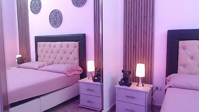 Red kytty6 online show from October 2025 09:13:02 PM