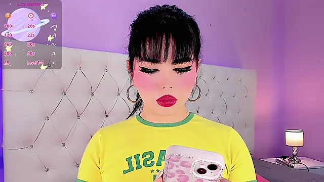 DaniielaV online show from November 2025 01:57:02 PM