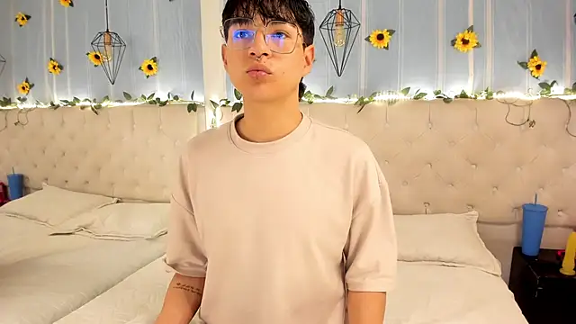 AleAurarashi online show from October 2025 03:10:02 AM