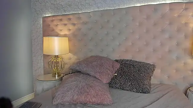 Snapshot of AlannaBlakes chatting on November 2025 03:01:02 AM AlannaBlakes online show from November 2025 03:01:02 AM