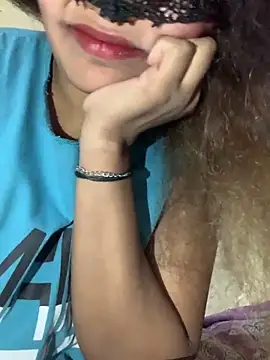 NeoleeLkr online show from November 2025 11:21:02 AM