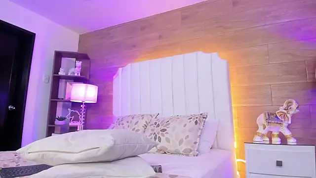 ScarletMore online show from March 2026 01:46:02 PM