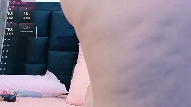 mamaneedsfun online show from November 2025 03:11:02 PM