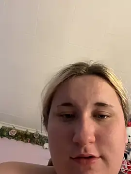 Snapshot of imawhorenslut19 chatting on May 2026 12:40:02 AM imawhorenslut19 online show from May 2026 12:40:02 AM