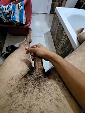 Snapshot of WelloffUpthrow chatting on September 2025 03:28:02 PM WelloffUpthrow online show from September 2025 03:28:02 PM