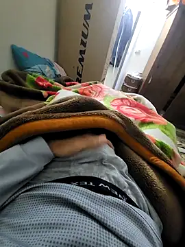 Snapshot of WelloffUpthrow chatting on December 2025 11:58:01 PM WelloffUpthrow online show from December 2025 11:58:01 PM