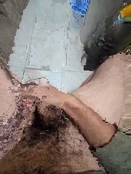 Snapshot of WelloffUpthrow chatting on December 2025 04:06:02 AM WelloffUpthrow online show from December 2025 04:06:02 AM