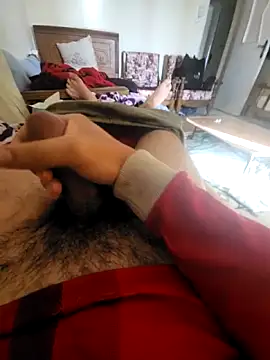 Snapshot of WelloffUpthrow chatting on December 2025 07:24:01 AM WelloffUpthrow online show from December 2025 07:24:01 AM