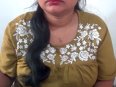 Snapshot of Saniya_K chatting on November 2025 01:33:02 AM Saniya K online show from November 2025 01:33:02 AM