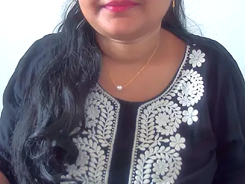 Snapshot of Saniya_K chatting on November 2025 03:06:01 AM Saniya K online show from November 2025 03:06:01 AM