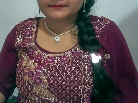 Snapshot of Saniya_K chatting on November 2025 04:00:01 PM Saniya K online show from November 2025 04:00:01 PM