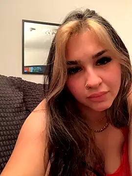 BrunetteBrat-xo online show from September 2025 10:04:01 PM