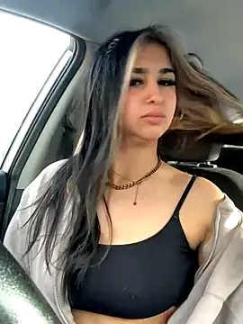 BrunetteBrat-xo online show from November 2025 10:03:01 AM