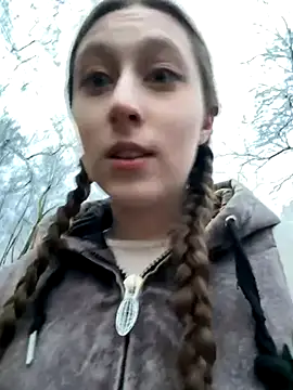 FroggyAnna online show from October 2025 02:12:01 PM