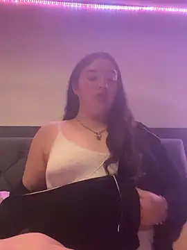 Imogenbabyyy online show from November 2025 06:10:01 PM