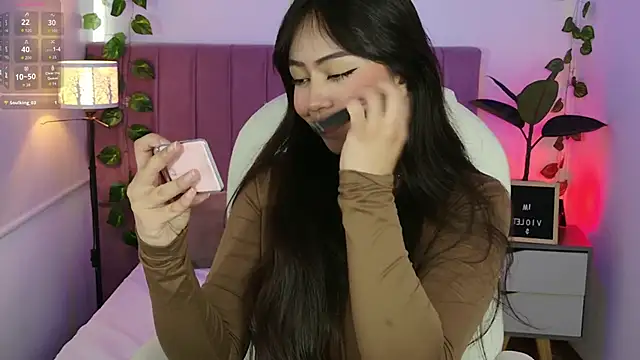 Snapshot of VioletBlacke_ chatting on October 2025 03:23:02 PM VioletBlacke online show from October 2025 03:23:02 PM