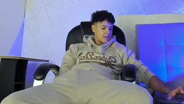 Alex Colton7 online show from December 2025 05:02:02 AM