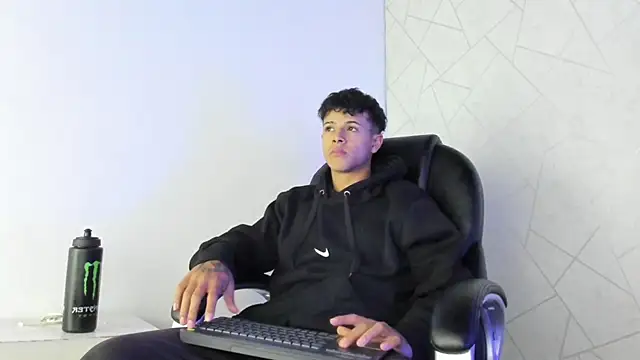 Alex Colton7 online show from December 2025 03:36:02 AM