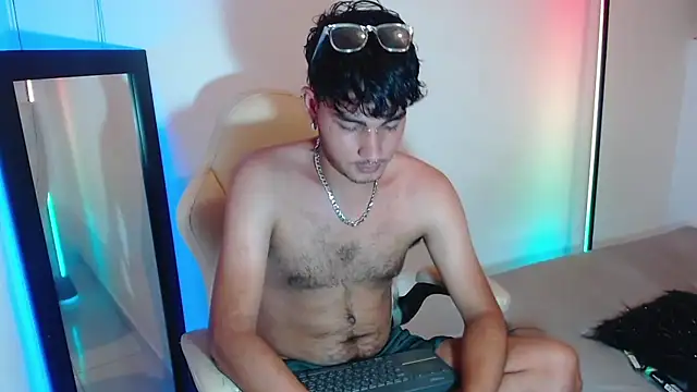 Snapshot of Valentin_peach chatting on September 2025 10:45:01 PM Valentin peach online show from September 2025 10:45:01 PM