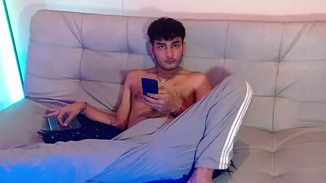 Snapshot of Valentin_peach chatting on September 2025 09:42:01 PM Valentin peach online show from September 2025 09:42:01 PM