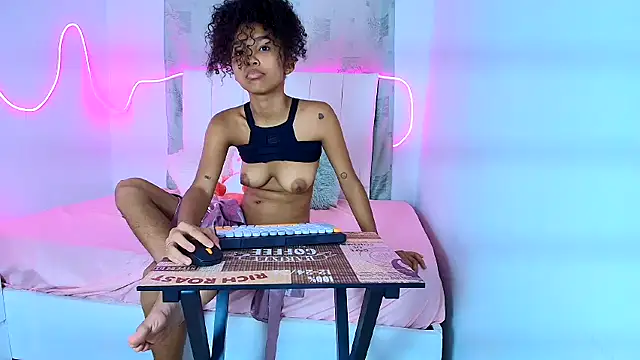 Snapshot of Pao_salazar chatting on September 2025 08:22:01 PM Pao salazar online show from September 2025 08:22:01 PM