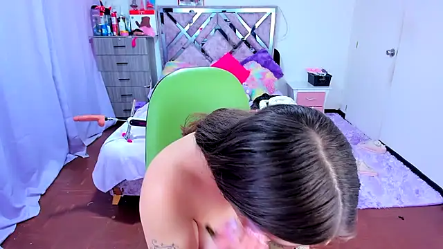 Luna Analya online show from December 2025 09:09:02 PM