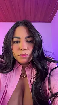 Vicky Saidi online show from November 2025 12:26:01 PM