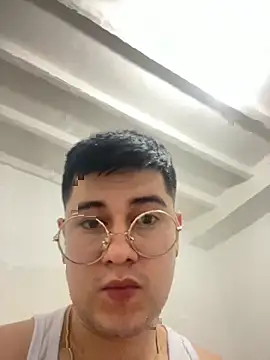 Snapshot of CamiloGonzales27 chatting on September 2025 03:44:01 AM CamiloGonzales27 online show from September 2025 03:44:01 AM