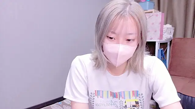 Nana  ch online show from November 2025 05:06:01 AM